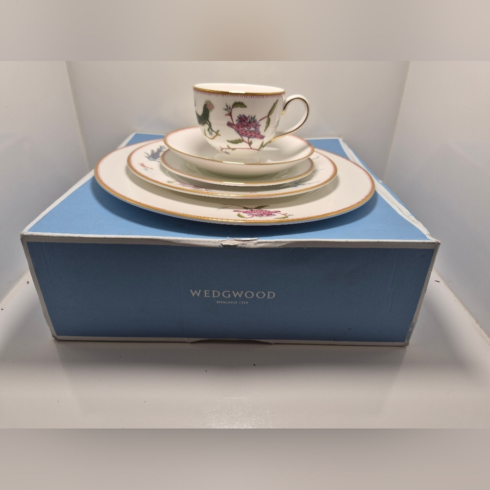 Wedgwood Kit Kemp Mythical Creatures 5-Piece Place Setting
